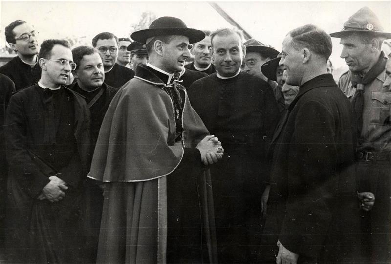 1955, con l'amico Card. Montini, futuro Paolo VI